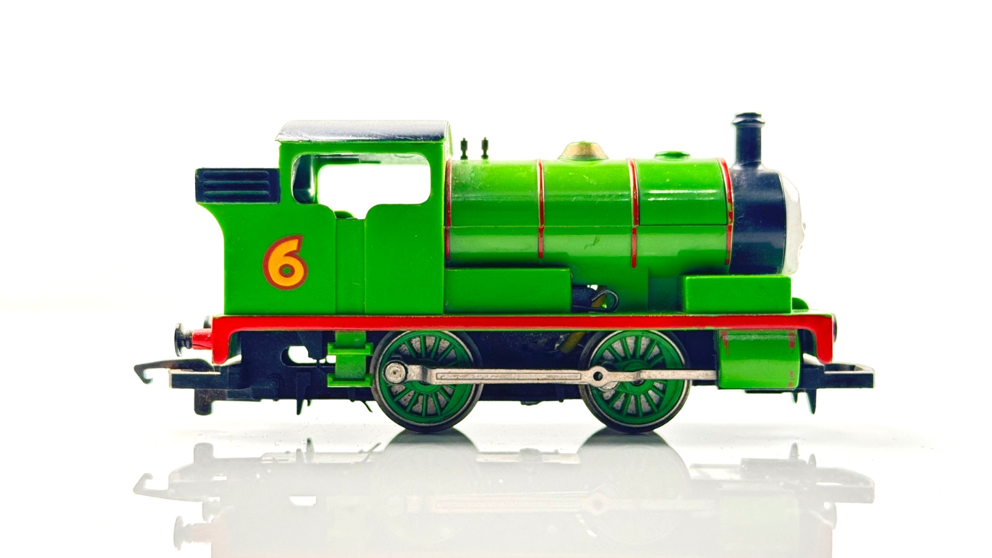 HORNBY 00 GAUGE - THOMAS & FRIENDS PERCY GREEN ENGINE NO.6 - NON RUNNER