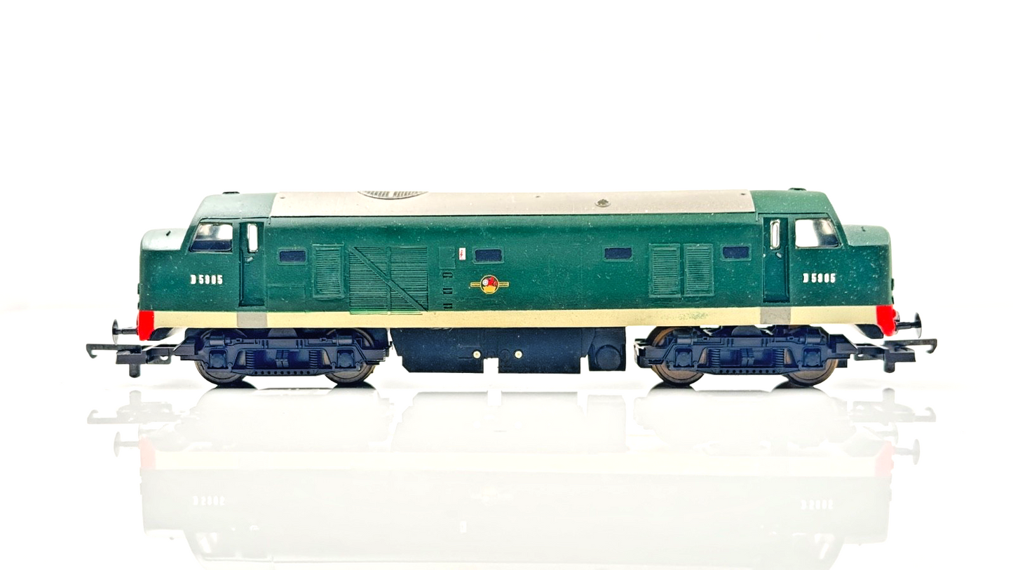 LIMA/SILVER FOX 00 GAUGE - CLASS 23 DIESEL BABY DELTIC BR GREEN D5905 - BOXED