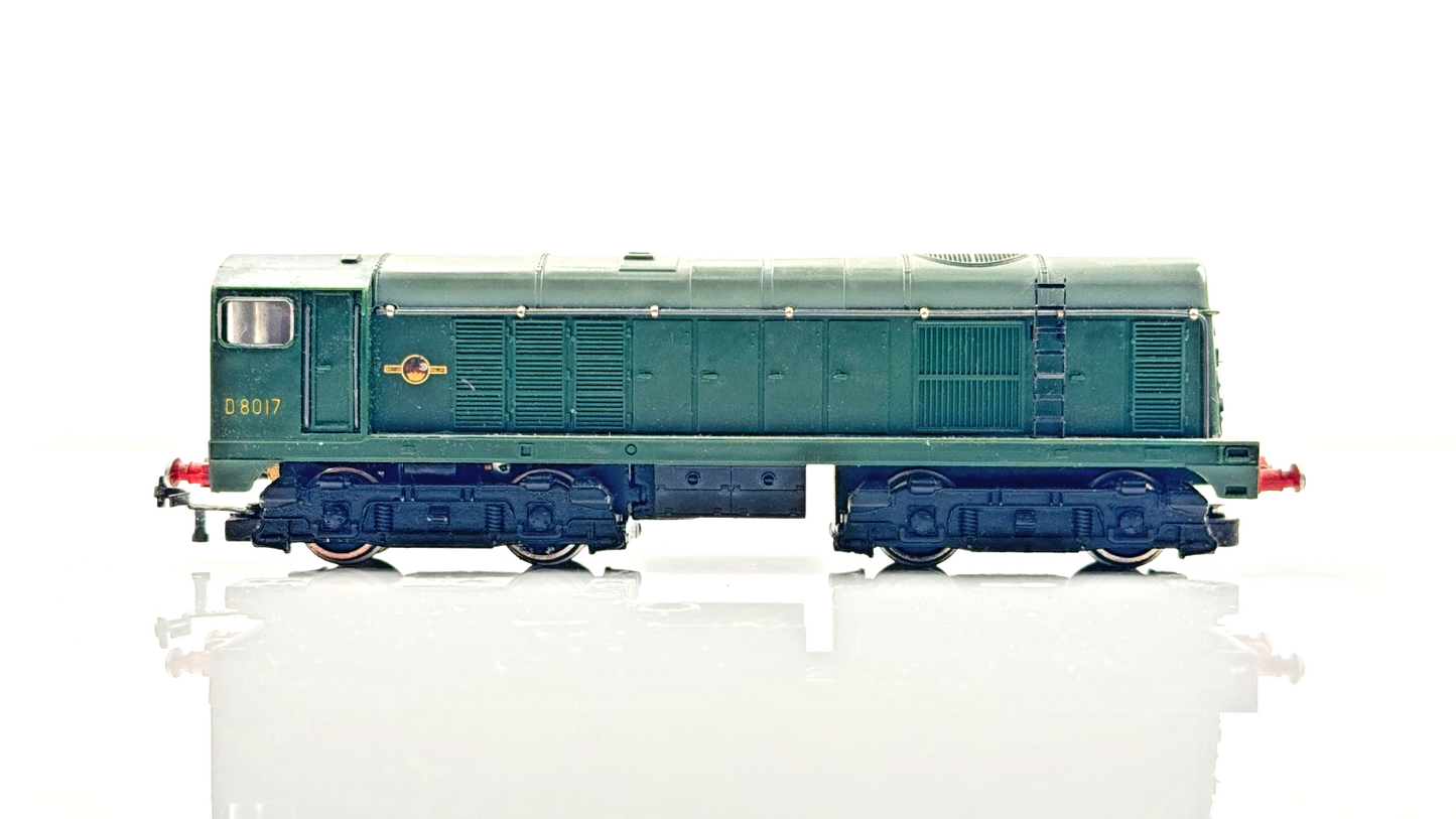 HORNBY DUBLO 00 GAUGE - CLASS 20 DIESEL BR GREEN D8017 - UNBOXED