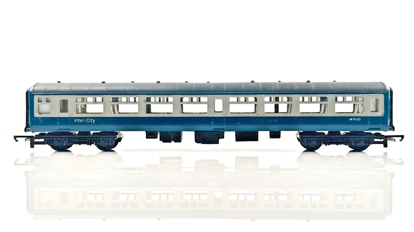 HORNBY 00 GAUGE - RAKE OF 4 BR BLUE GREY MK1/MK2 PLAYWORN COACHES - UNBOXED