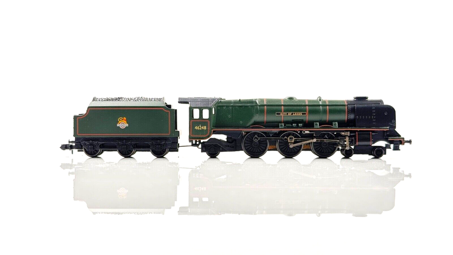 GRAHAM FARISH N GAUGE - 372-179 - 8P 46248 'CITY OF LEEDS' BR GREEN EARLY EMBLEM