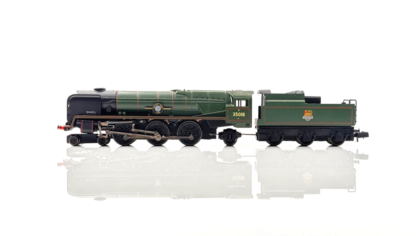 GRAHAM FARISH N GAUGE - 372-300 - MERCHANT NAVY 'BRITISH INDIA LINE' 35018