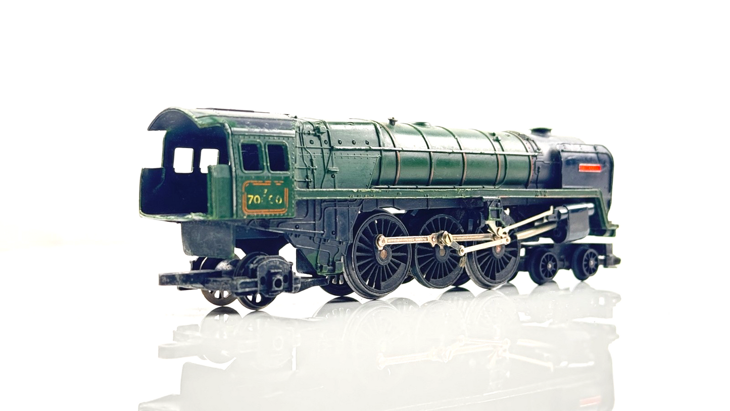TRIANG 00 GAUGE - BR GREEN BRITANNIA CLASS 70000 LOCOMOTIVE - SPARES REPAIRS
