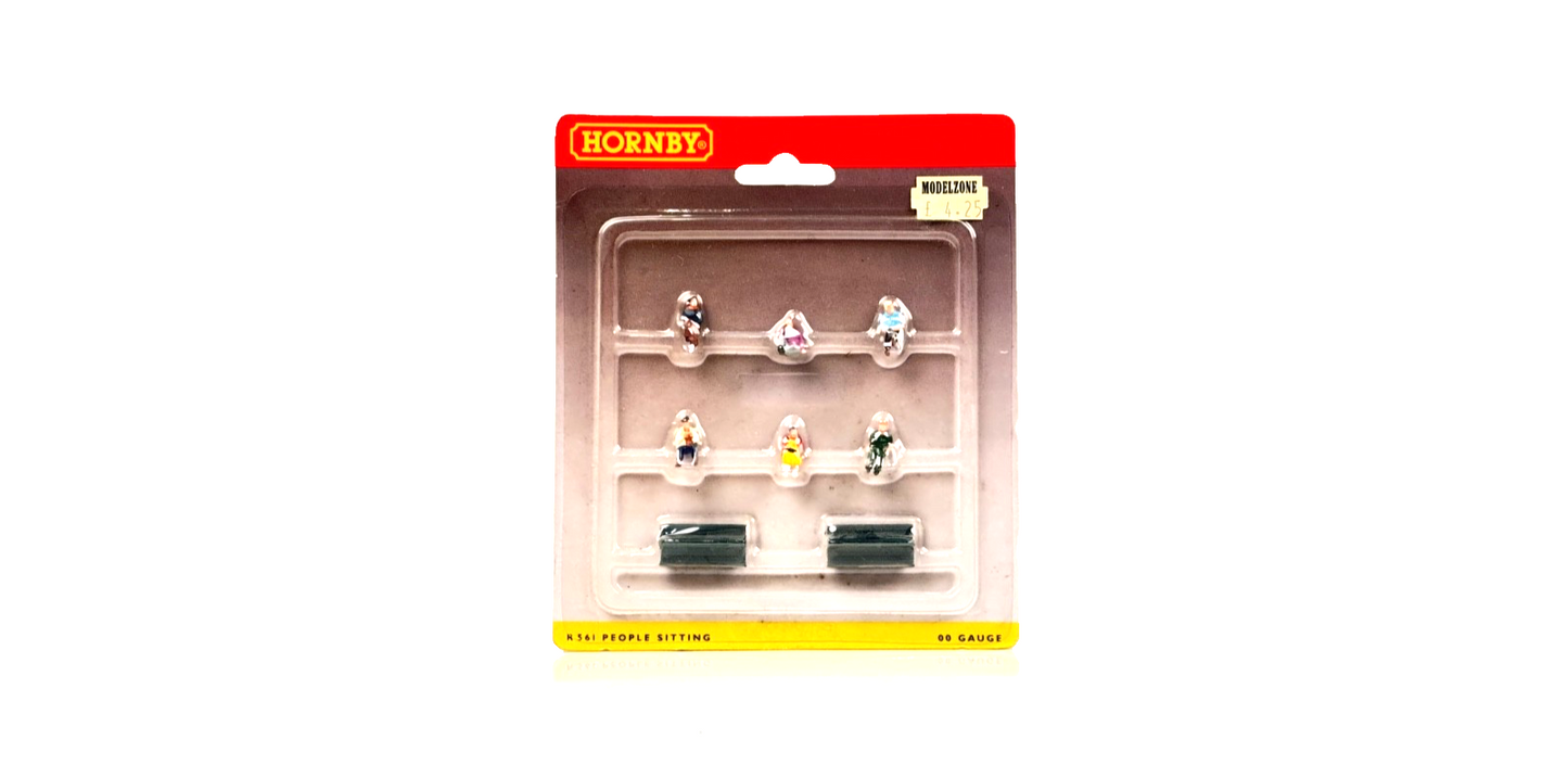 HORNBY 00 GAUGE - R561 - PEOPLE SITTING FIGURE SET - SEALED & CARDED