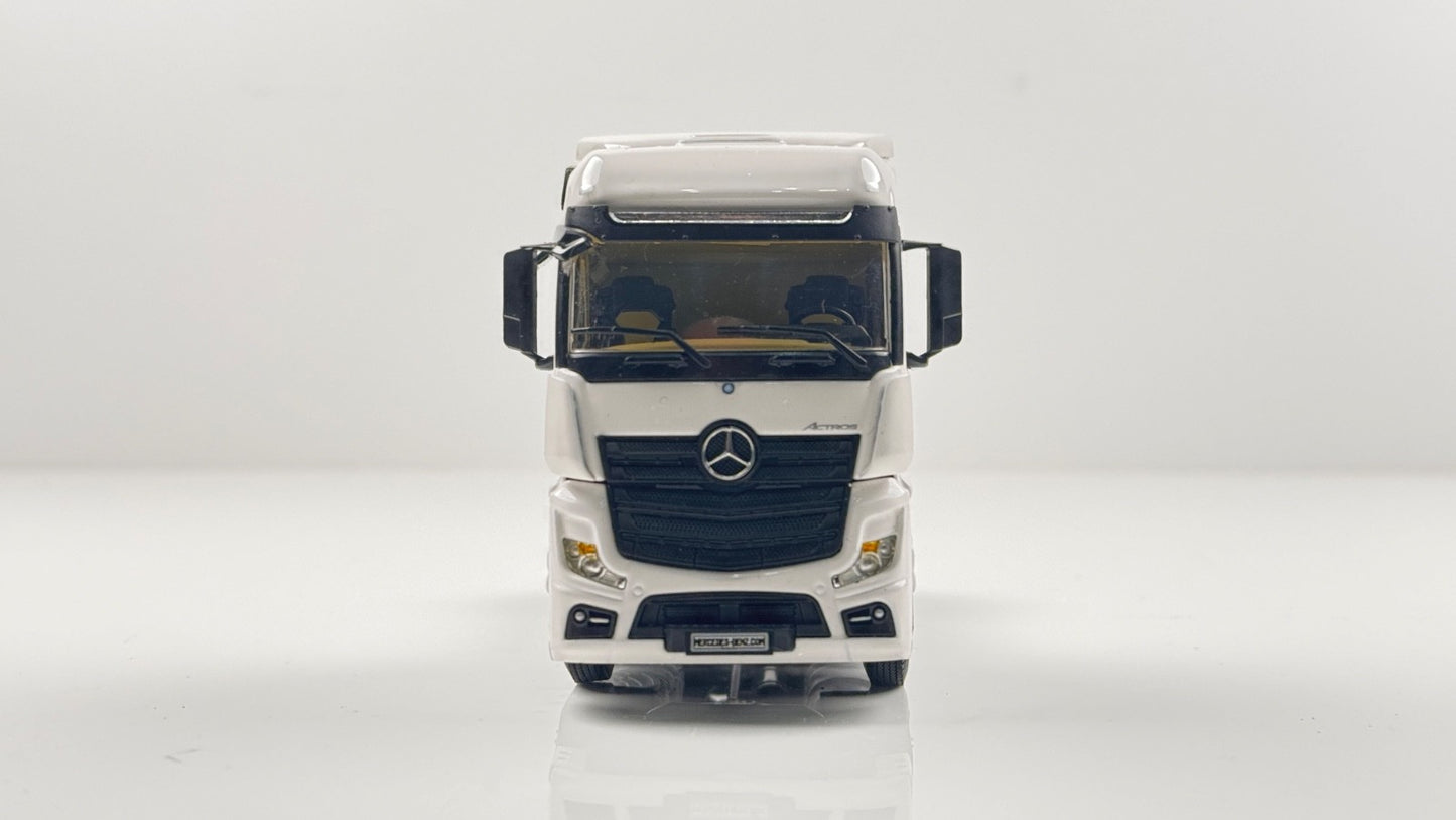 WSI 1/50 SCALE - 03-1134 - WHITE LINE MERCEDES MP 4 BIGASPACE TRACTOR UNIT BOXED