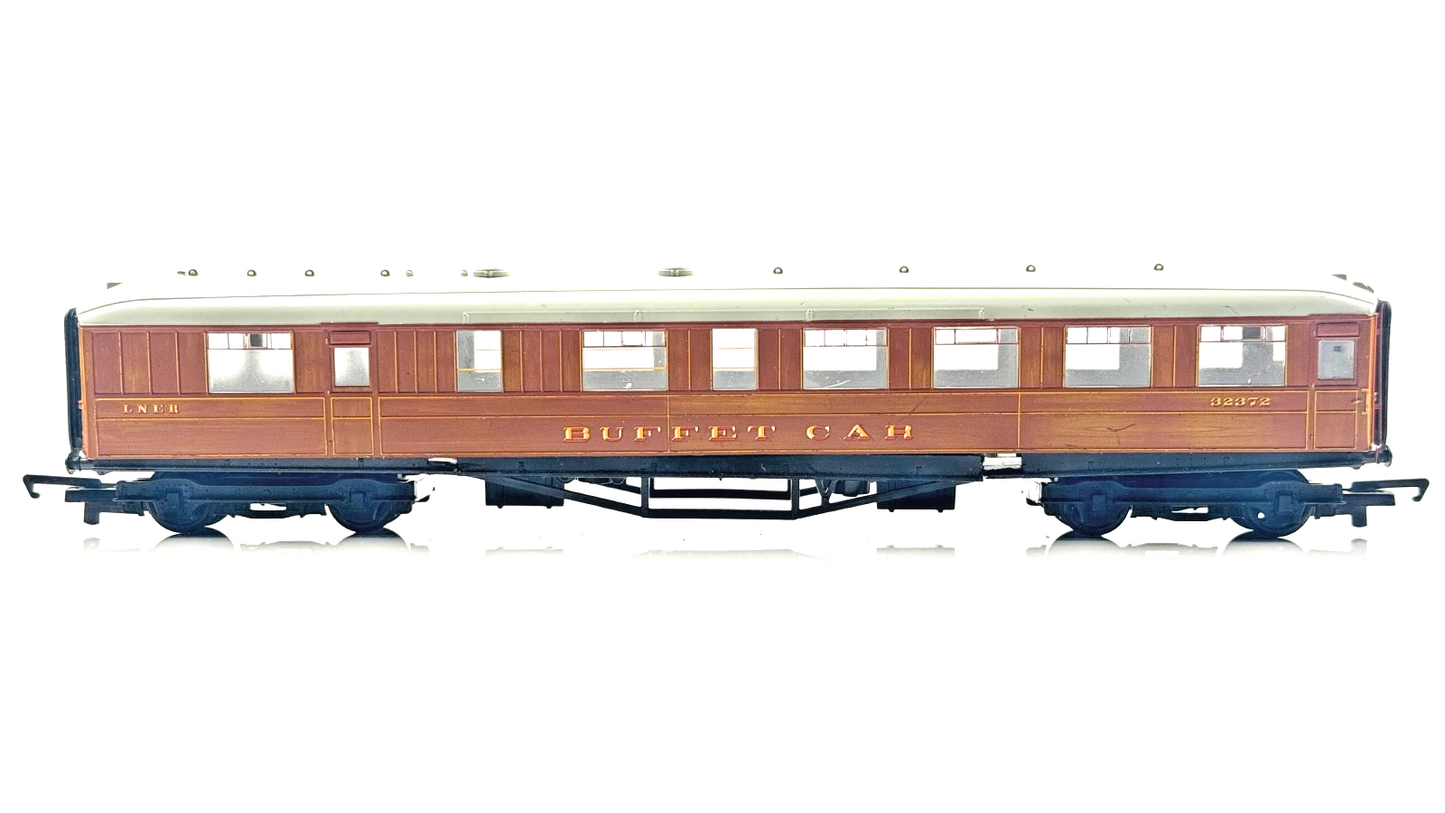 HORNBY 00 GAUGE - REFINISHED LNER TEAK GRESLEY BUFFET CAR 32372 - UNBOXED