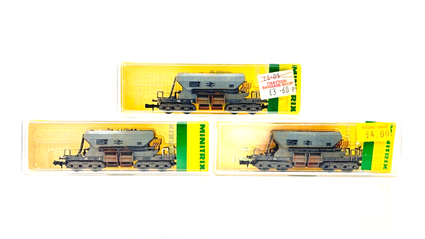 MINITRIX N GAUGE - 13575 - 3 X BR GREY BOGIE HOPPER WAGONS - BOXED LOT 1