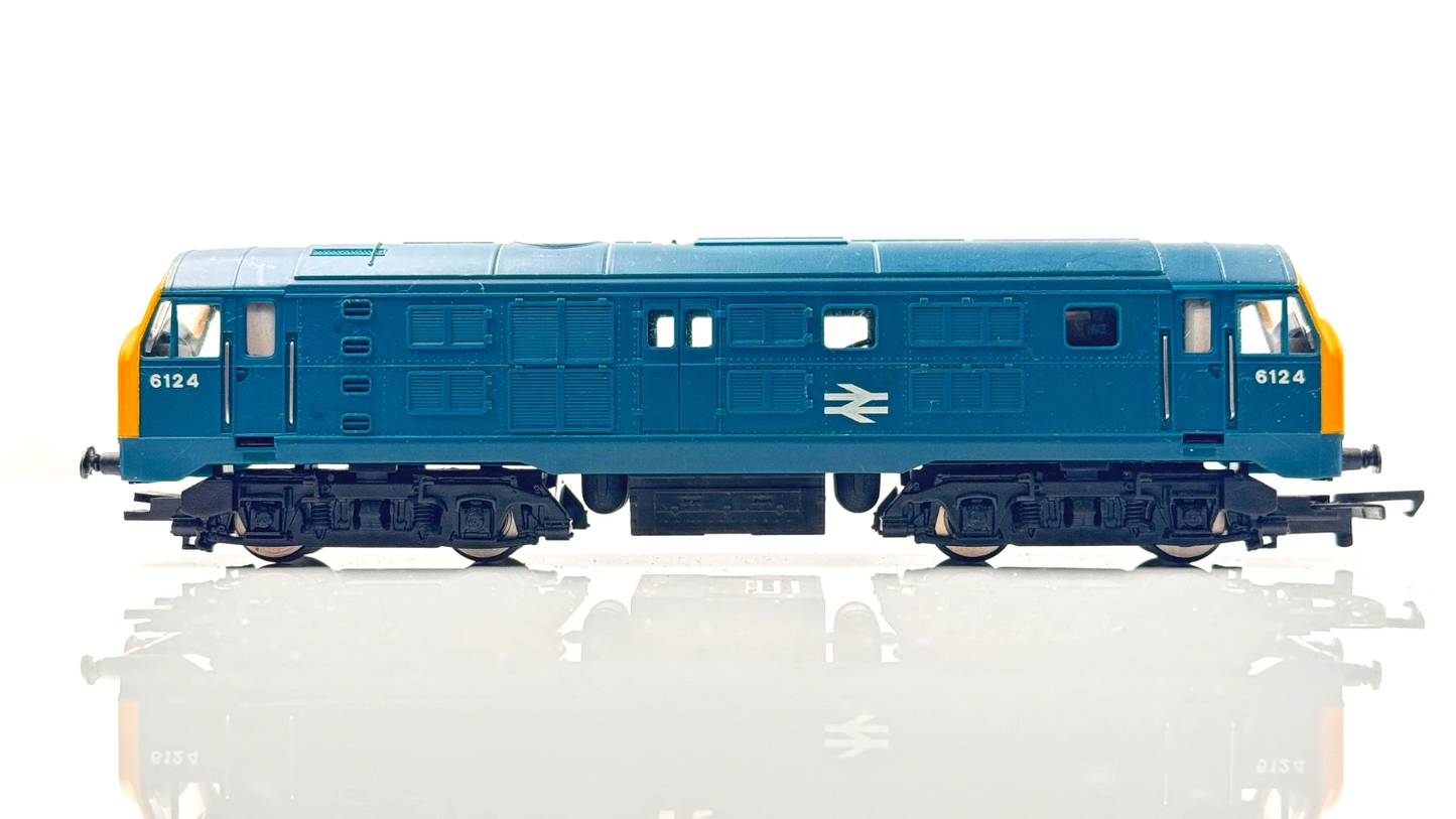 HORNBY 00 GAUGE - CLASS 29 DIESEL 6124 BR BLUE YELLOW CAB ENDS - UNBOXED