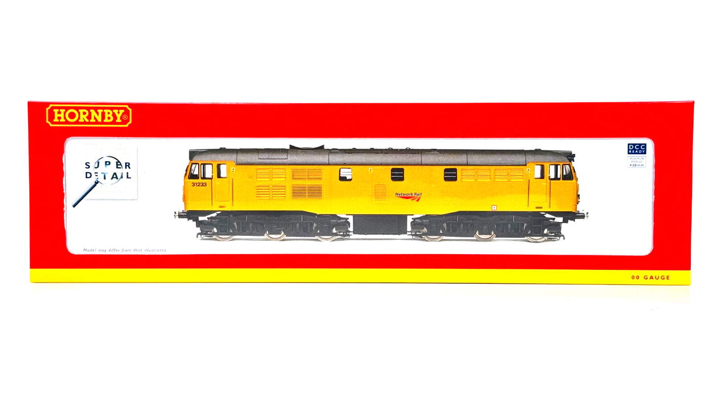 HORNBY 00 GAUGE - R3044 - CLASS 31 DIESEL 31233 NETWORK RAIL YELLOW - BOXED