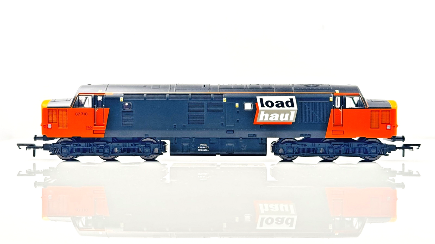 HORNBY 00 GAUGE - R30188 - CLASS 37 DIESEL 37710 LOADHAUL ORANGE/BLACK BOXED