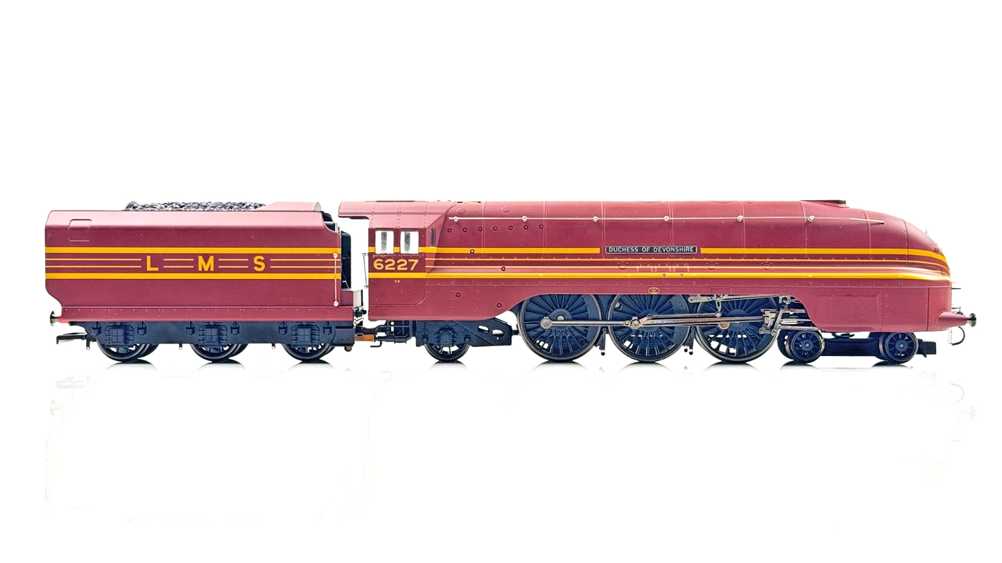 HORNBY 00 GAUGE - LMS MAROON 4-6-2 CORONATION CLASS 'DUCHESS OF DEVONSHIRE' 6227