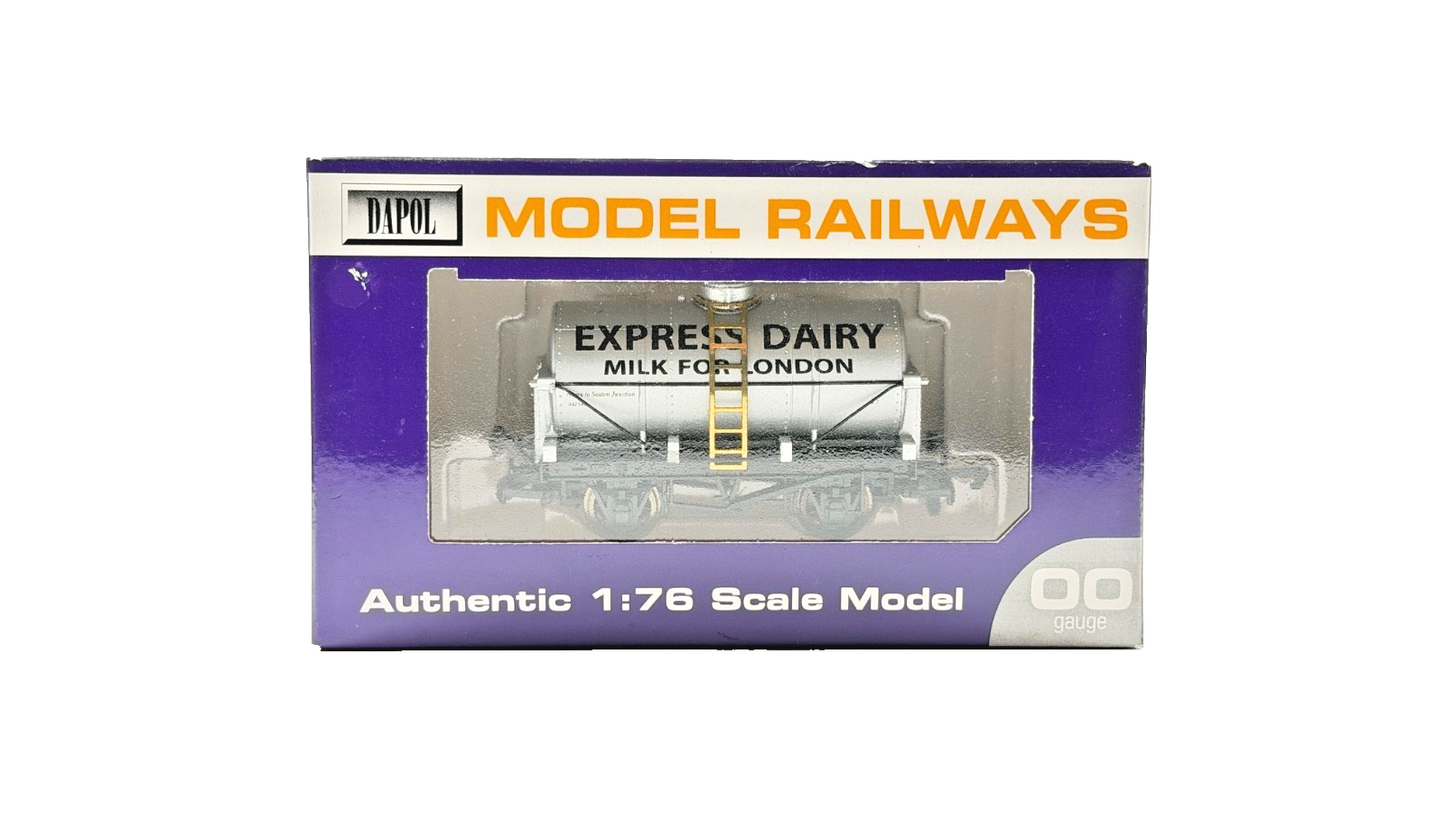 DAPOL 00 GAUGE - EXPRESS DAIRY MILK FOR LONDON TANKER WAGON (LIMITED EDITION)
