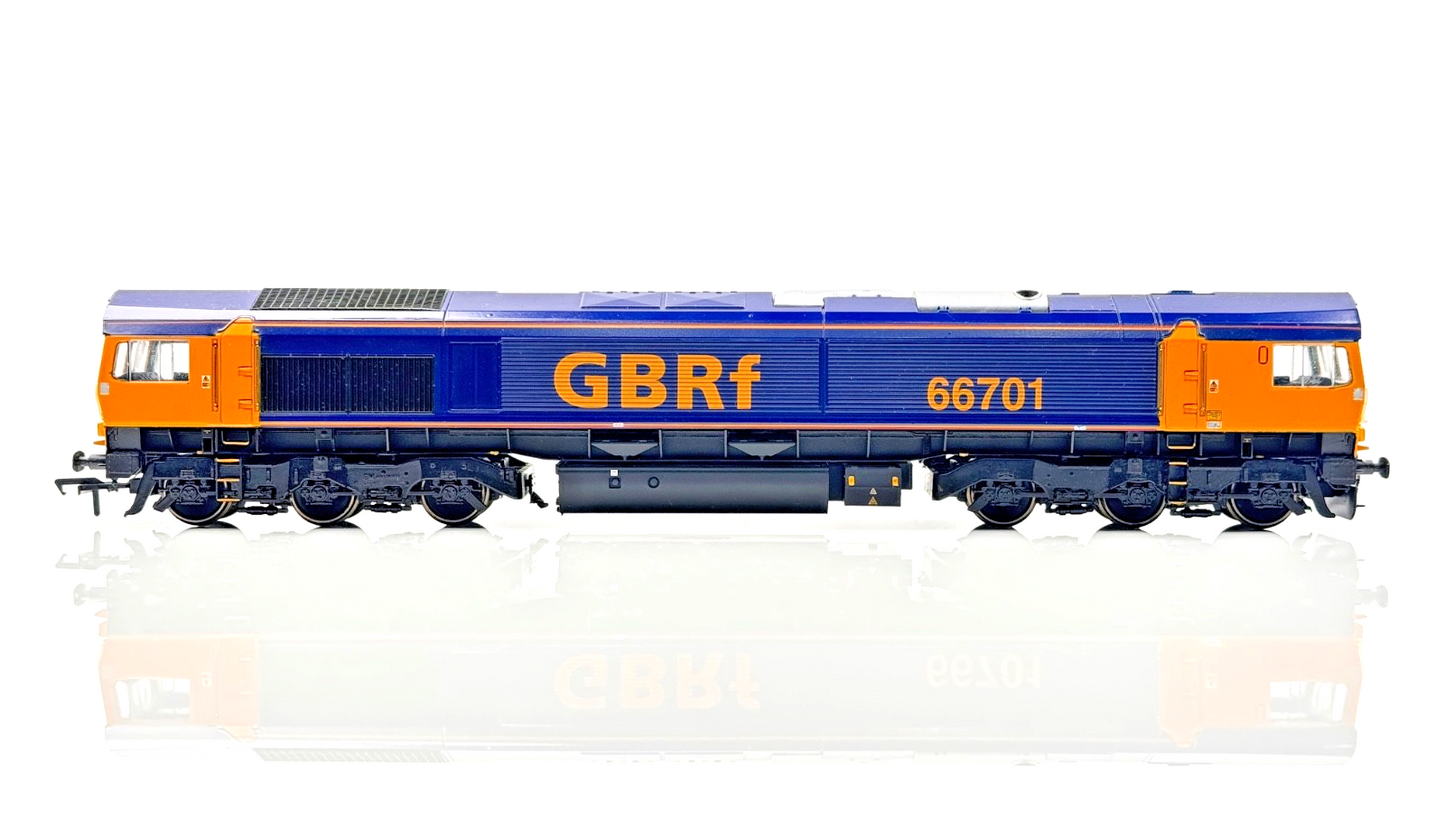 BACHMANN 00 GAUGE - 32-727 - CLASS 66 DIESEL 66701 GBRF LIVERY - BOXED