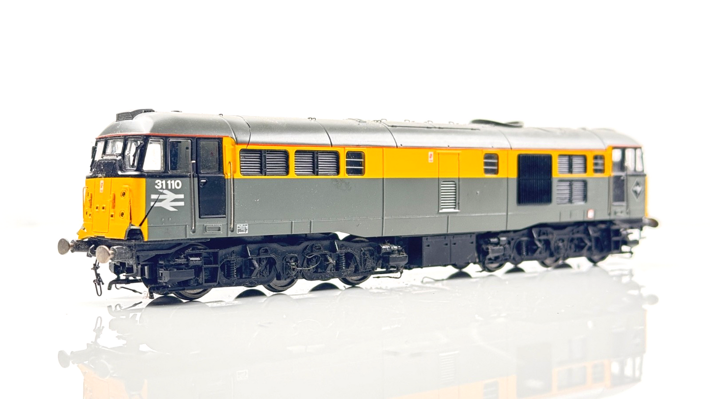 HORNBY 00 GAUGE - R2421 - CLASS 31 DIESEL 31110 DUTCH - MAZAK ROT SPARES