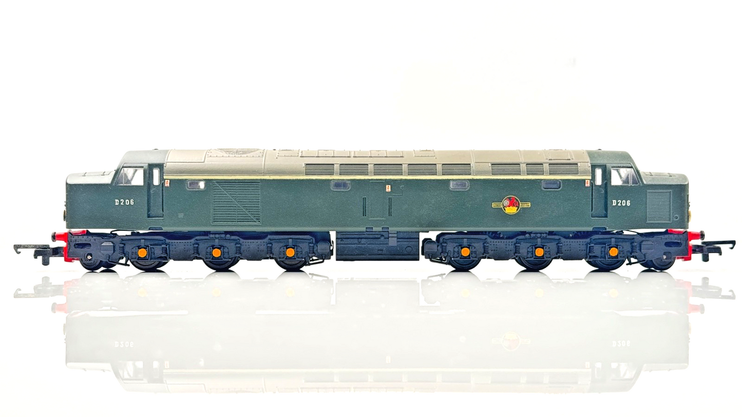 LIMA 00 GAUGE - CLASS 40 DIESEL LOCOMOTIVE D206 BR GREEN - RENUMBERED BOXED