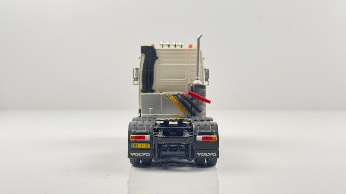 WSI 1/50 SCALE - 9126 - VOLVO FH GLOBE 6X4 WHITE TRACTOR UNIT BOXED
