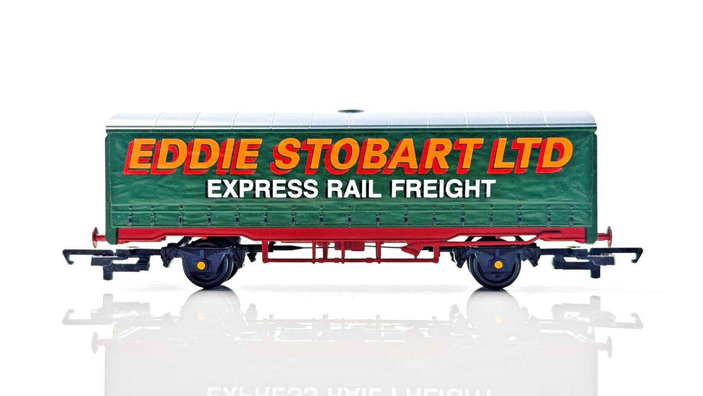 HORNBY 00 GAUGE - R6101 - CURTAIN SIDED VAN EDDIE STOBART EXPRESS RAIL FREIGHT