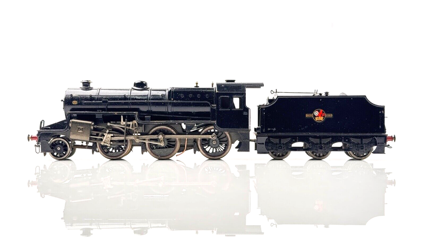 JOHN UNDERHILL INTERNATIONAL MODELS 00 GAUGE - BR BLACK 2-6-0 CRAB LOCOMOTIVE