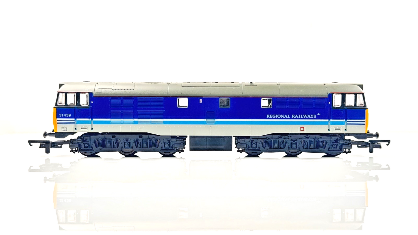 LIMA 00 GAUGE - L205069 - CLASS 31 DIESEL 31439 REGIONAL RAILWAYS LTD EDITION