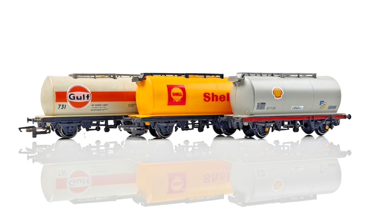 HORNBY 00 GAUGE - RAKE OF 3 GULF & SHELL TANK TANKER WAGONS UNBOXED
