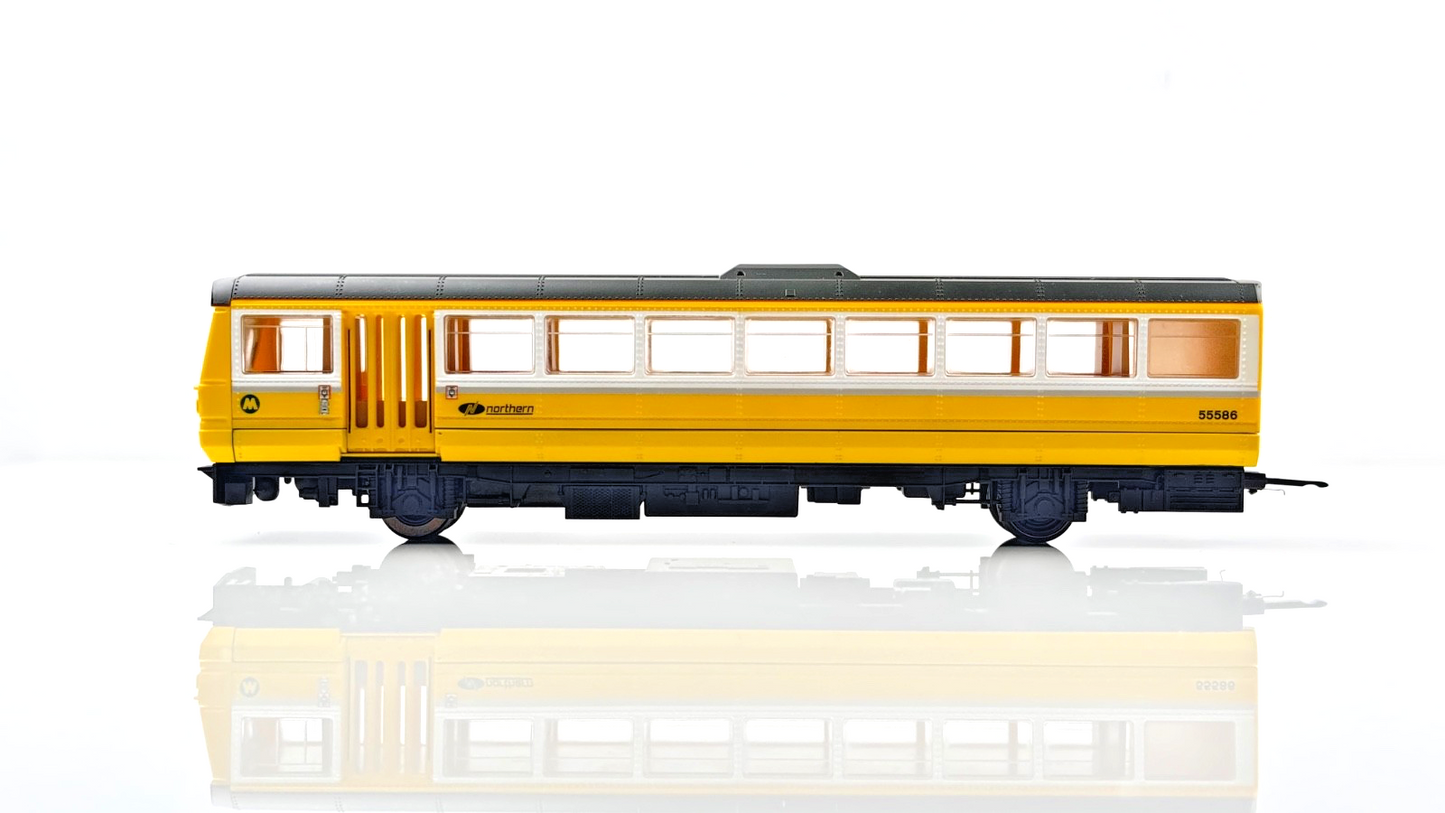 HORNBY 00 GAUGE - R2611 - CLASS 142 PACER MERSEY RAILWAYS NORTHERN 142045 BOXED