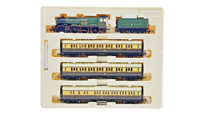 HORNBY 00 GAUGE - R2600M - CHELTENHAM FLYER GWR TREGENNA CASTLE & COACHES PACK 2