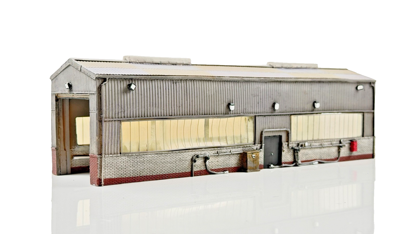 BACHMANN SCENECRAFT 00 GAUGE - 44-126 - SINGLE ROAD SERVICING SHED - UNBOXED