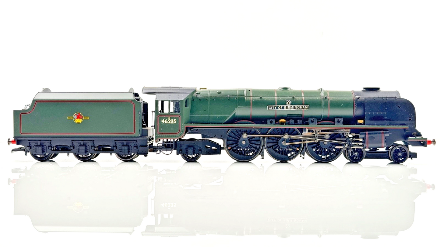 HORNBY 00 GAUGE - BR GREEN 4-6-2 DUCHESS CITY OF BIRMINGHAM 46235 - RENUMBERED