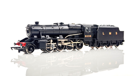 HORNBY 00 GAUGE - R297 - LMS BLACK 2-8-0 CLASS 8F LOCOMOTIVE '8035' - BOXED