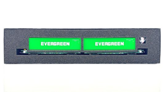REALTRACK MODELS 00 GAUGE - FREIGHTLINER FLA WAGON & EVERGREEN CONTAINERS BOXED
