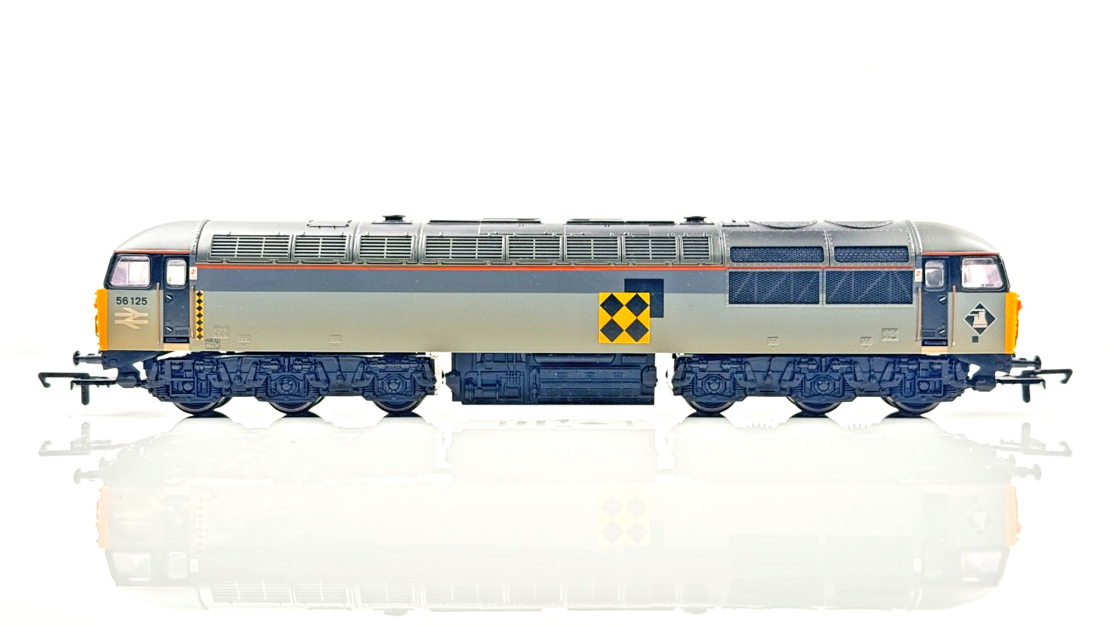 HORNBY 00 GAUGE - R2477B - CLASS 56 DIESEL 56125 TRANSRAIL RAILFREIGHT GREY (W)