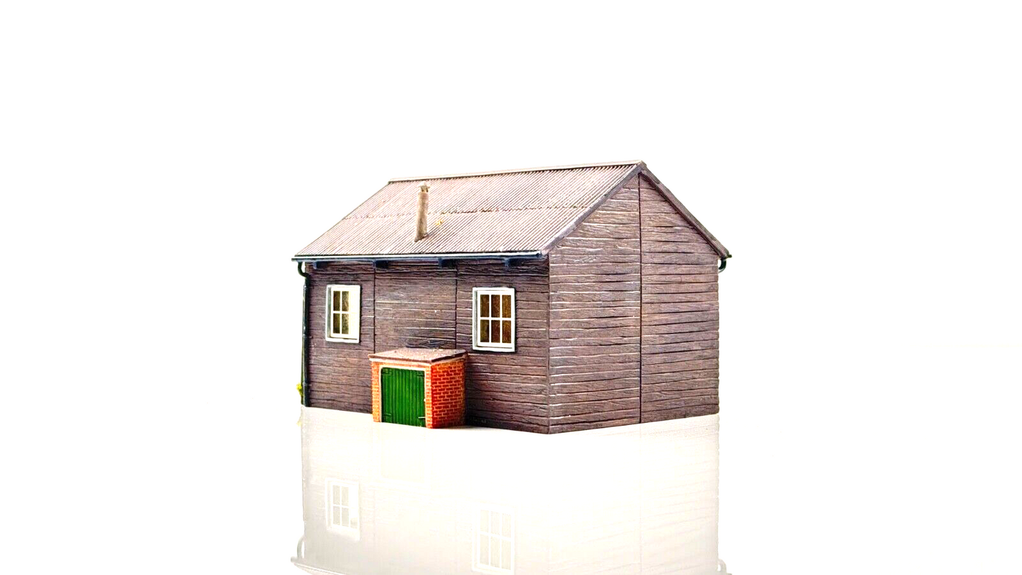 BACHMANN 00 GAUGE SCENECRAFT - 44-076 - HAMPTON GARAGE - BOXED