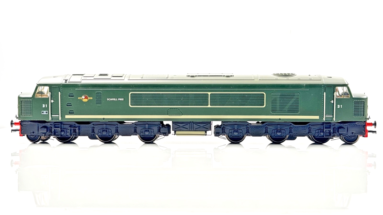BACHMANN 00 GAUGE - 32-650 - CLASS 44 DIESEL D1 SCAFELL PIKE BR GREEN - BOXED