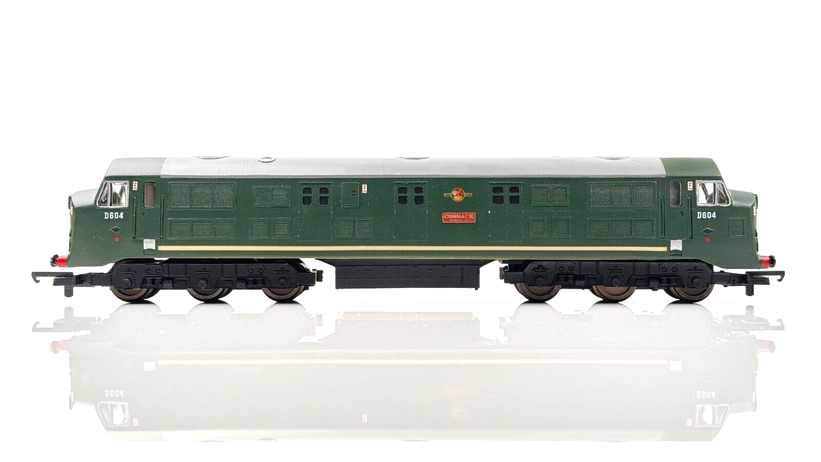 SILVER FOX MODELS 00 GAUGE - CLASS 41 DIESEL WARSHIP BR GREEN COSSACK D604 BOXED