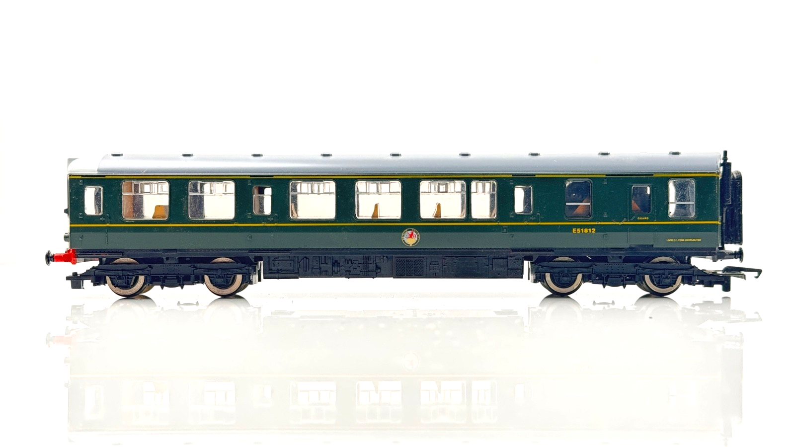 HORNBY 00 GAUGE - R369 - BR GREEN 3 CAR DIESEL MULTIPLE UNIT CLASS 110 BRADFORD