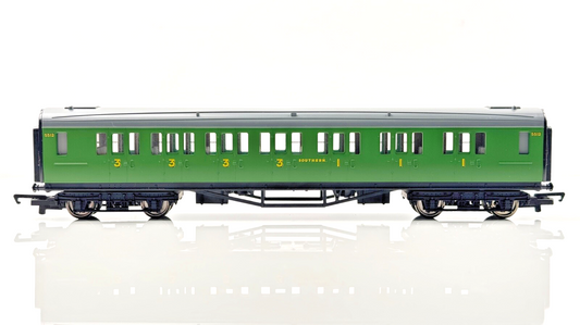 HORNBY 00 GAUGE - R4009D - SR SOUTHERN MALACHITE GREEN COMPOSITE COACH 5512