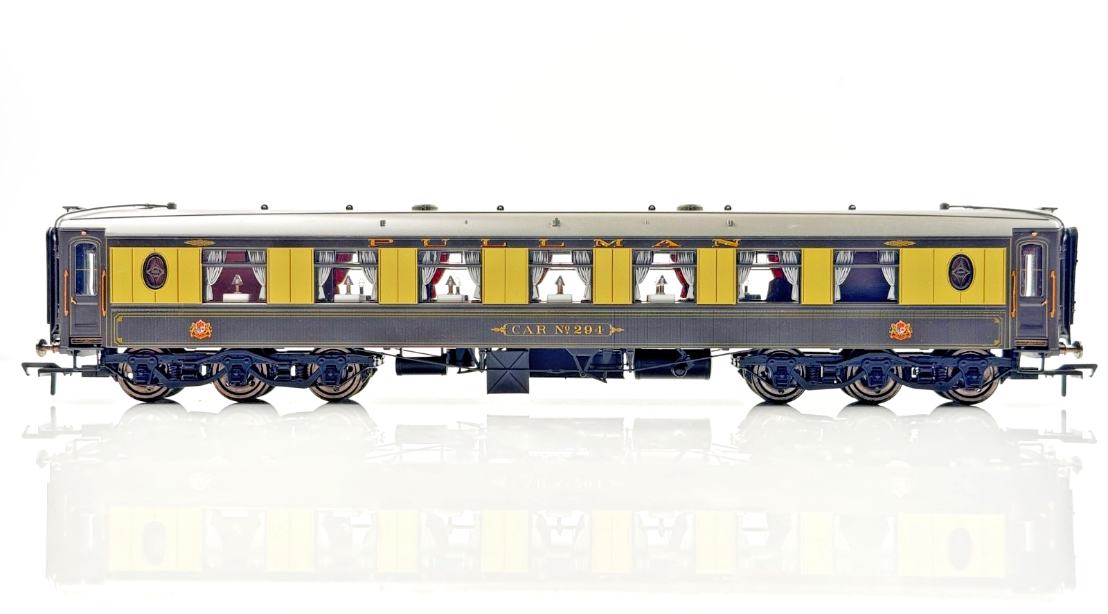 HORNBY 00 GAUGE - R4419 - 12 WHEEL PULLMAN 3RD CLASS PARLOUR CAR NO.294 - BOXED