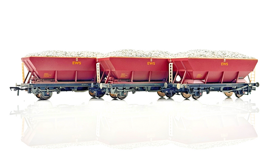 BACHMANN 00 GAUGE - 38-000 - 46 TONNE HOPPER HEA EWS WEATHERED W/LOAD X 3 BOXED