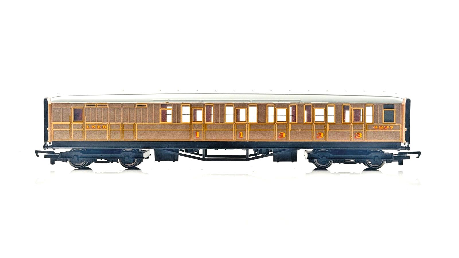 HORNBY 00 GAUGE - LNER TEAK GRESLEY PASSENGER COACHES ASSORTED X 3 - UNBOXED