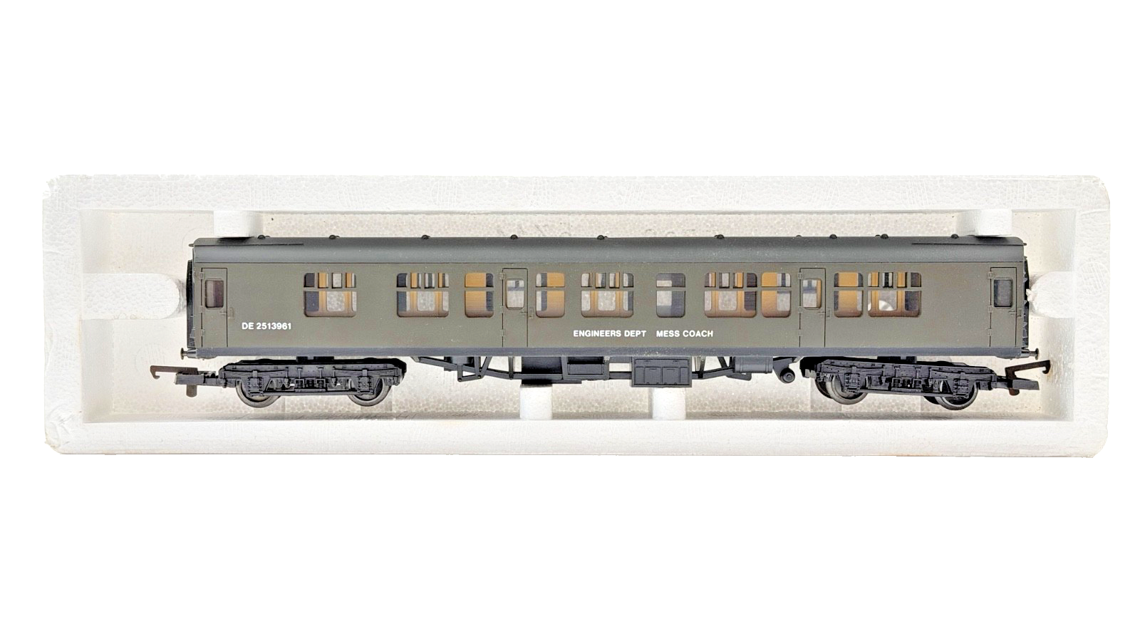 LIMA 00 GAUGE - L305310 - BR OLIVE GREEN MK1 ENGINEERS DEPT MESS COACH INC BOX