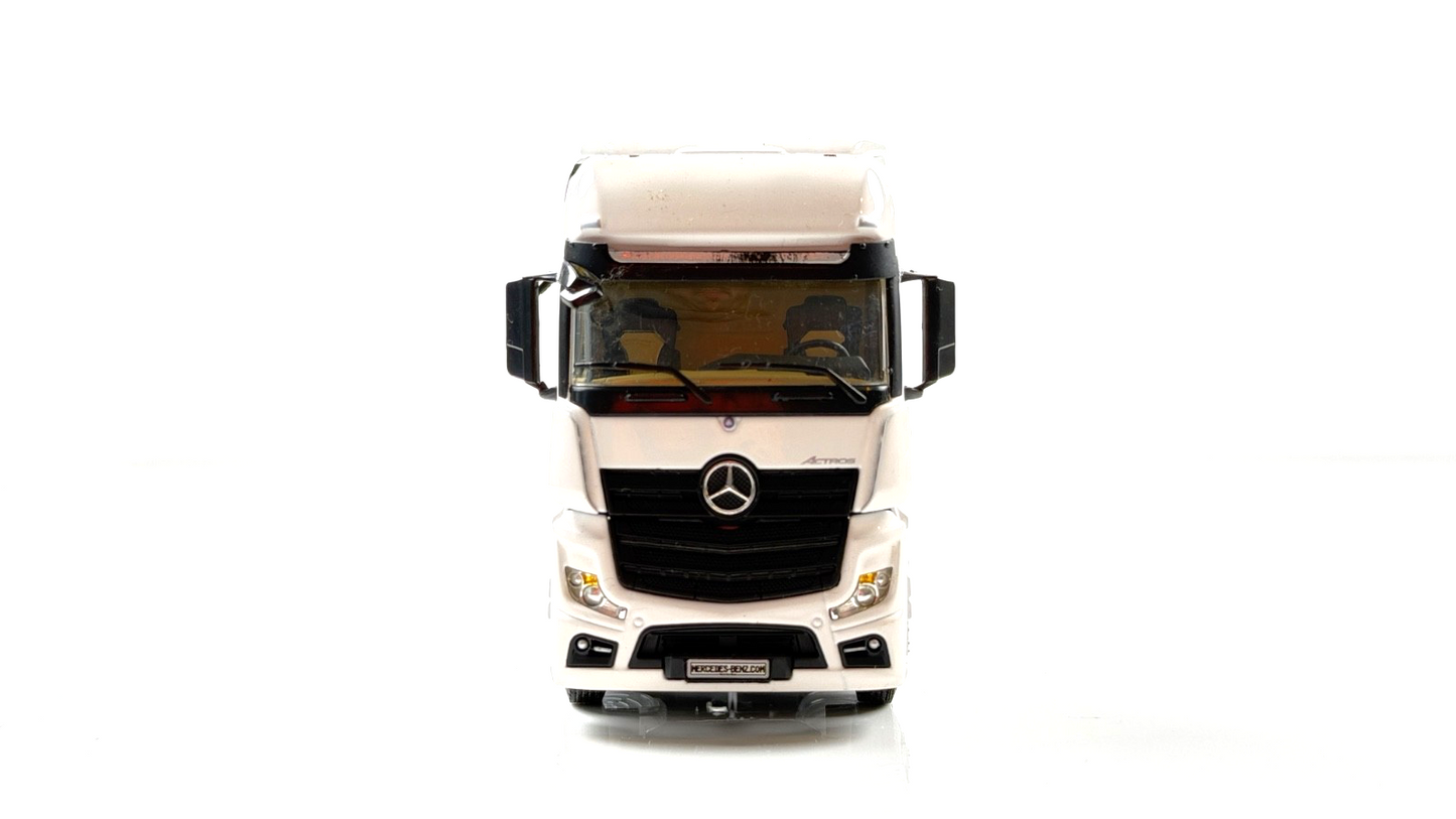 WSI 1/50 SCALE - 03-1135 - MERCEDES MP4 GIGASPACE PLAIN WHITE TRACTOR CAB BOXED