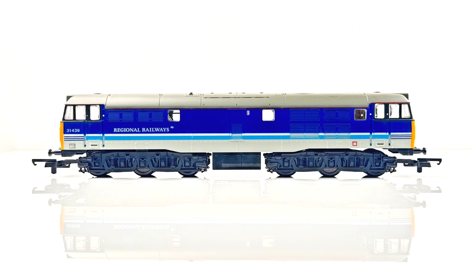 LIMA 00 GAUGE - L205069 - CLASS 31 DIESEL 31439 REGIONAL RAILWAYS LTD EDITION