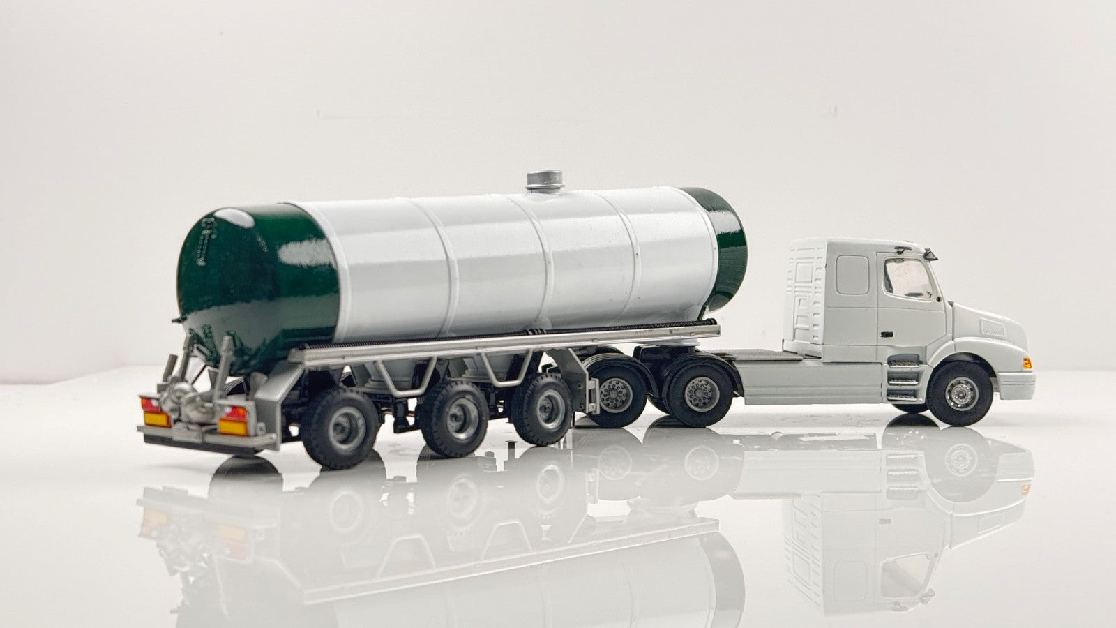 LION TOYS 1/50 SCALE - VOLVO TRACTOR UNIT & GREEN/WHITE TANKER TRAILER - BOXED