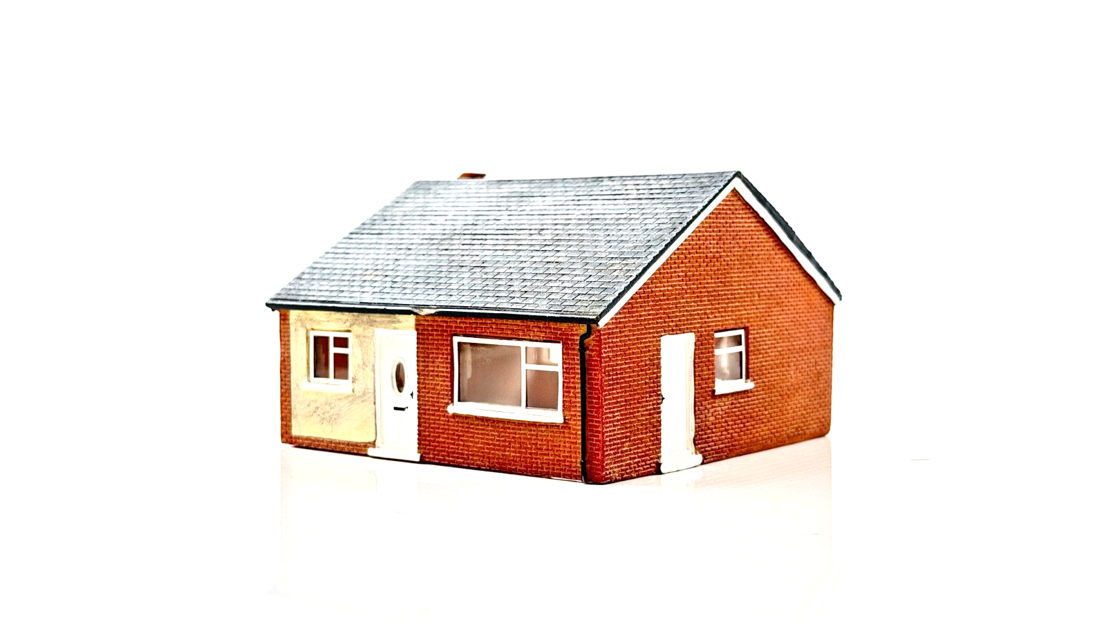 HORNBY SKALEDALE 00 GAUGE - R9807 - MODERN BUNGALOW - UNBOXED