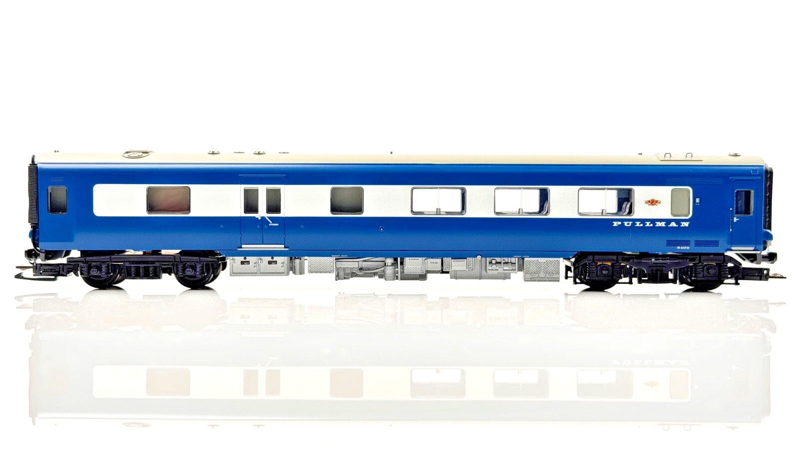 BACHMANN 00 GAUGE - 31-255DC - MIDLAND PULLMAN 6 CAR SET NANKING BLUE DCC FITTED