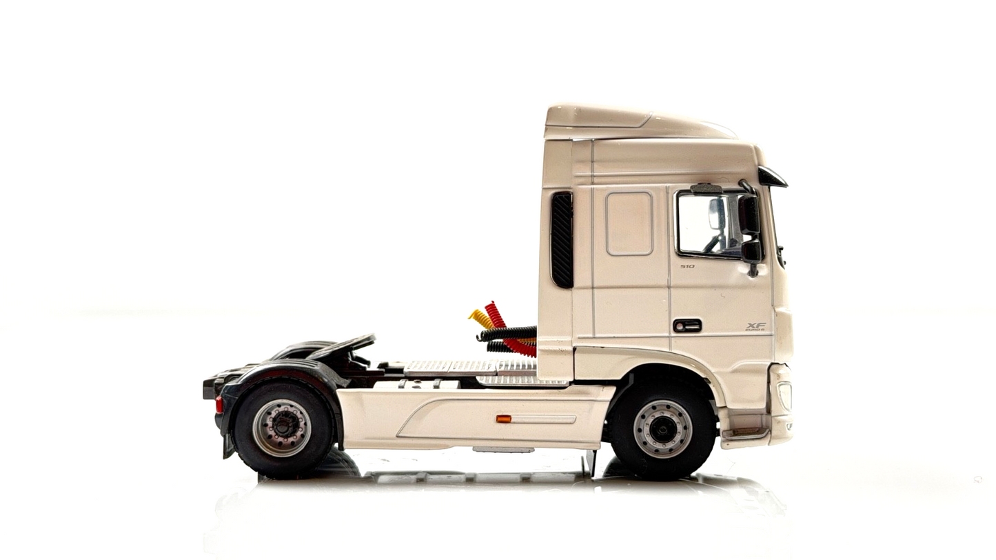 WSI 1/50 SCALE - 03-1127 - DAF XF SC 4X2 PLAIN WHITE TRACTOR CAB BOXED