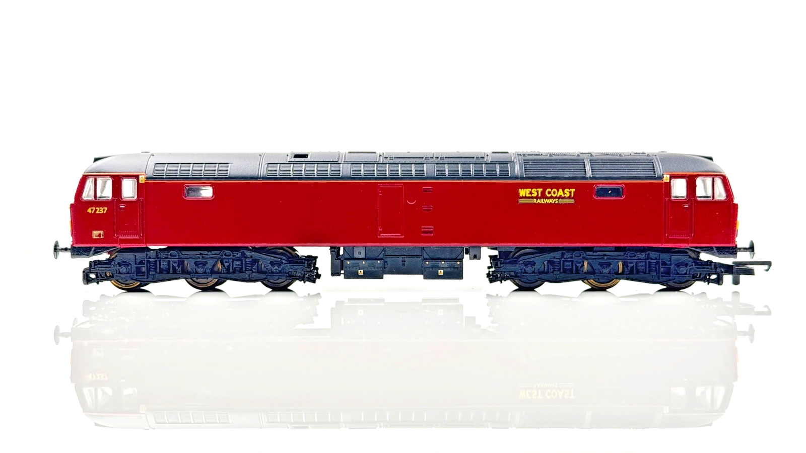 LIMA 00 GAUGE - CLASS 47 DIESEL WEST COAST RAILWAYS MAROON WCR 47237 - UNBOXED