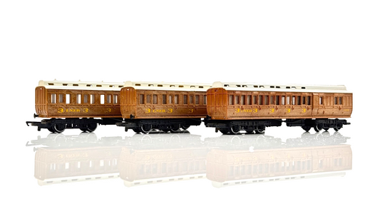 HORNBY 00 GAUGE - RAKE OF 3 LNER TEAK EFFECT CLERESTORY COACHES - UNBOXED