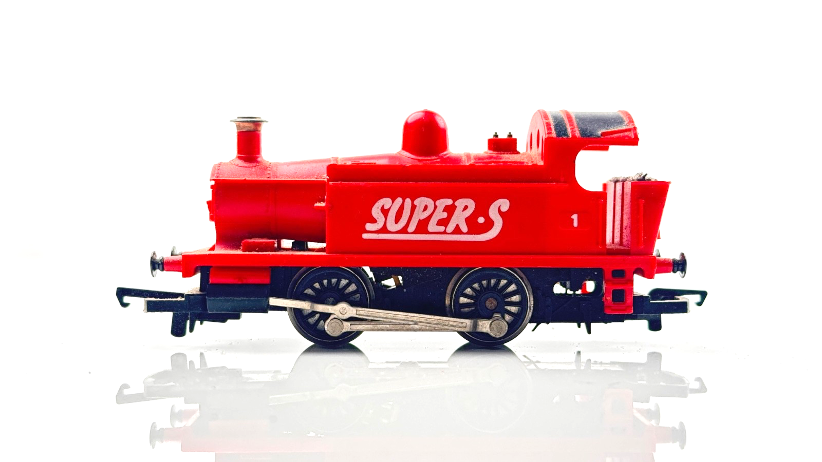HORNBY 00 GAUGE - SUPER S RED 0-4-0 INDUSTRIAL TANK LOCOMOTIVE NO.1 - UNBOXED