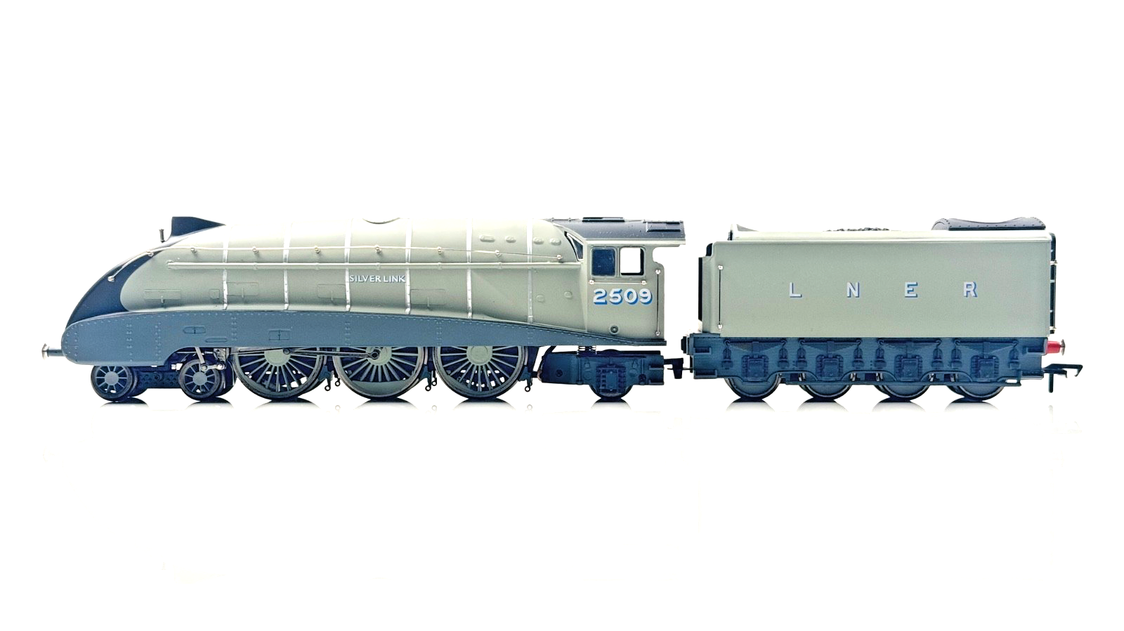 BACHMANN 00 GAUGE - 31-950X - A4 2509 SILVER LINK LNER SILVER GREY (LTD EDITION)